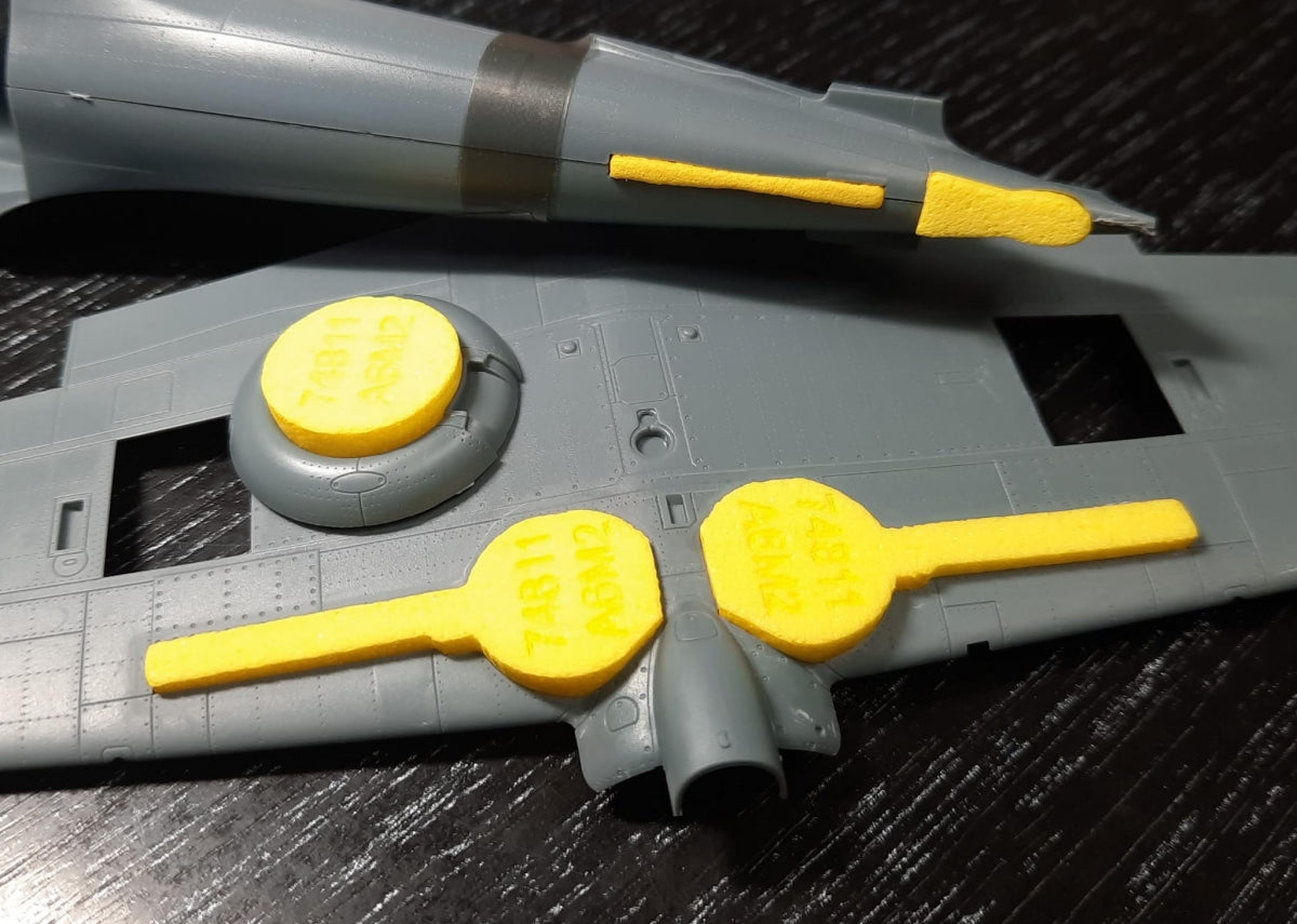 Omask 74811 A6M2 Zero wheel bay plugs (for Eduard) 1/48 – imagen 2