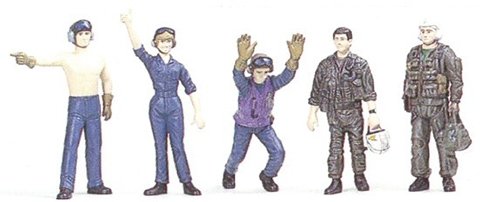 Fujimi 723457 Flight Deck Crew &amp;amp; Carrier Tractor 1/72 – immagine 4