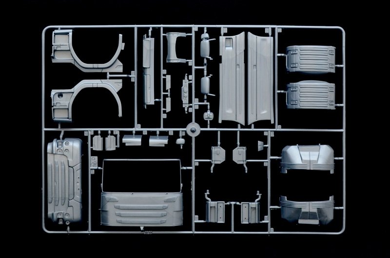Italeri 3906 SCANIA R730 V8 STREAMLINE SILVER GRIFFIN – immagine 10