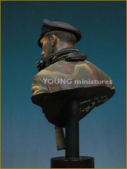Young Miniatures YM1805 SS Panzer Officer Normandie 1944 1/10 – Bild 3