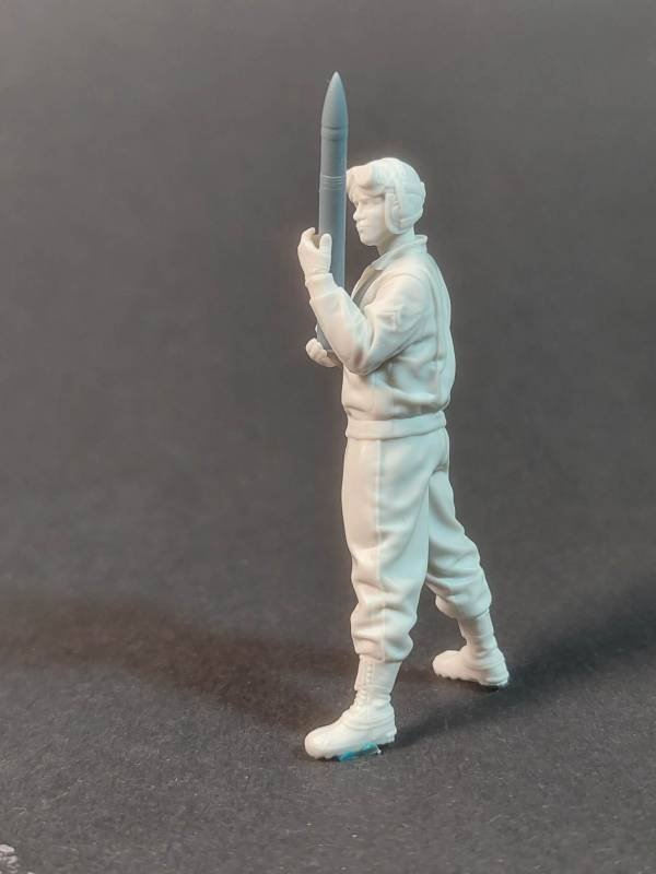 Panzer Art FI35-185 US tanker loading 76mm ammo No.2 1/35 – immagine 2