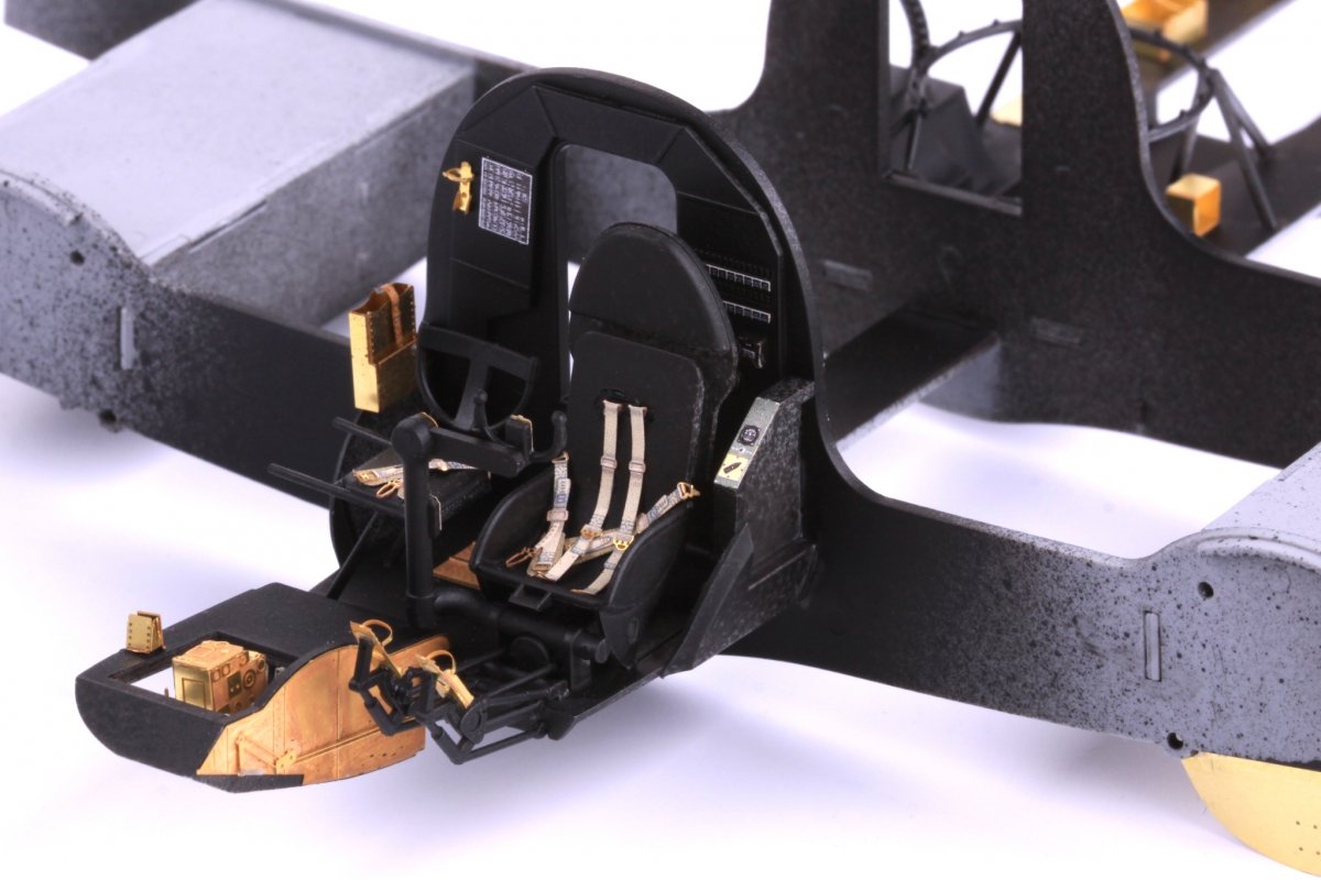 Eduard 49886 He 111H-3 nose interior ICM 1/48 – image 4