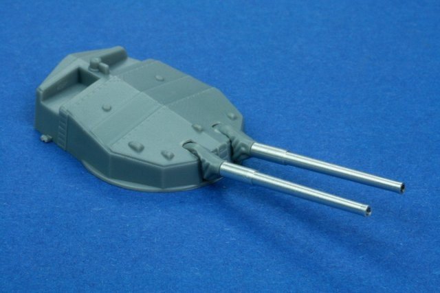Modèle RB 1/350 8 x 14&amp;quot; (356 mm) L/45 (350L10) – image 3