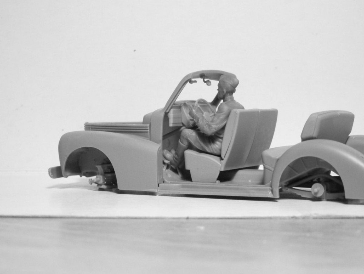 ICM 35643 RKKA Drivers (1943-1945) (2 figures) 1/35 – image 5