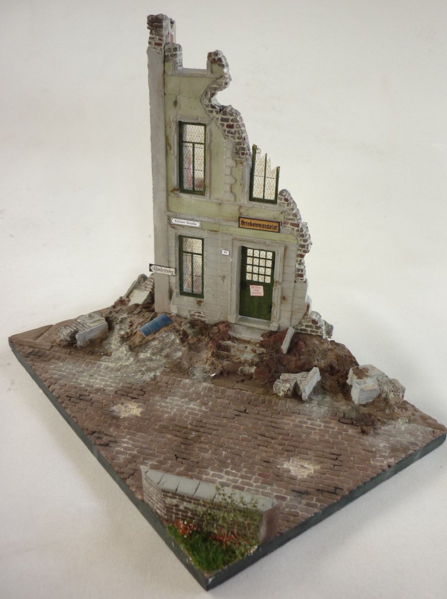 RT-Diorama 35252 Diorama-Base: Corner Ruin Berlin 1/35 – immagine 8