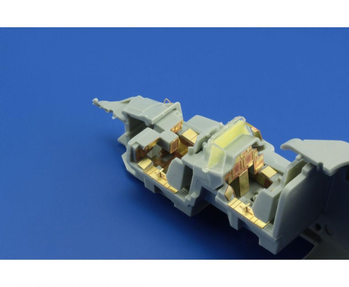 Eduard SS546 AH-64D Block II interior ACADEMY 1/72 – Bild 3