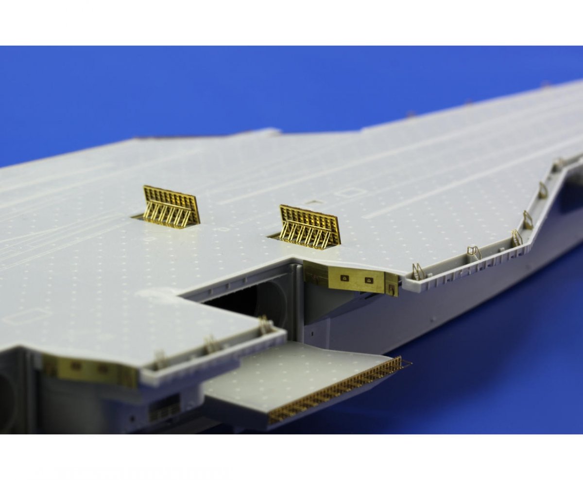 Eduard 17029 USS Nimitz CVN-68 TRUMPETER 1/700 – Bild 8