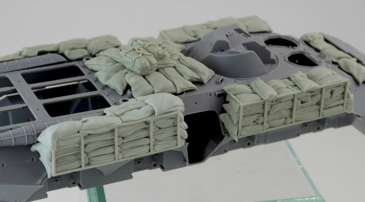 Panzer Art RE35-693 Sandbags armor for Ukrainian BTR-80 1/35 – zdjęcie 5