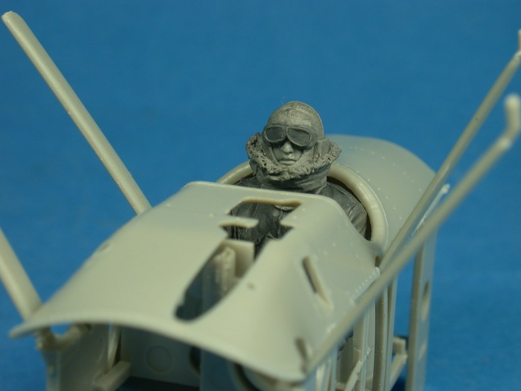 Copper State Models F32-038 Seated RFC Pilot in Sidcot suit 1/32 – immagine 2
