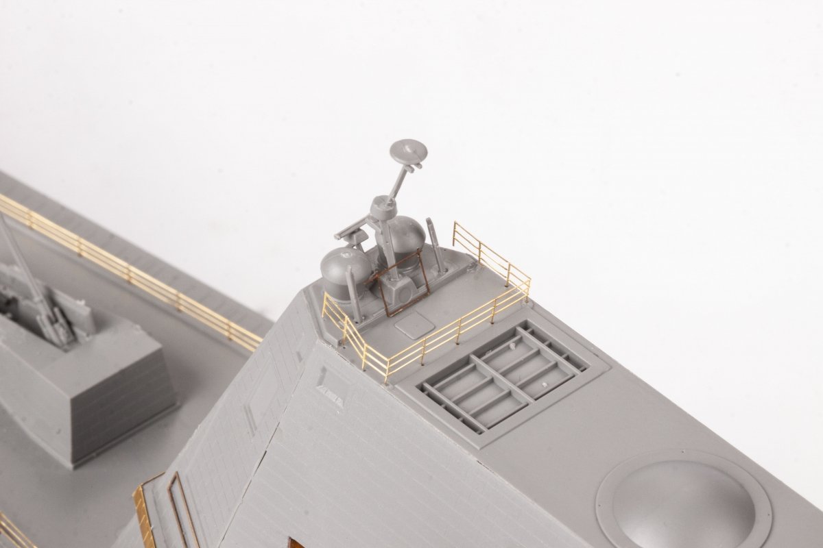 Maquettes Eduard 53288 USS DDG-1000 Zumwalt SNOWMAN, TAKOM 1/350 – image 7