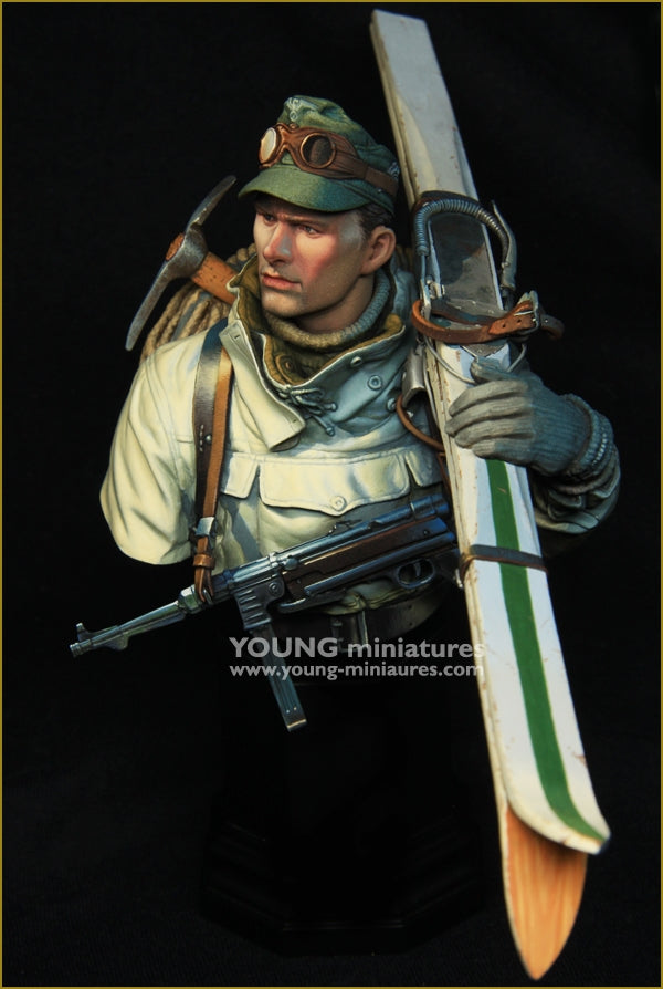Young Miniatures YM1896 German WWII Ski Jaeger 1/10