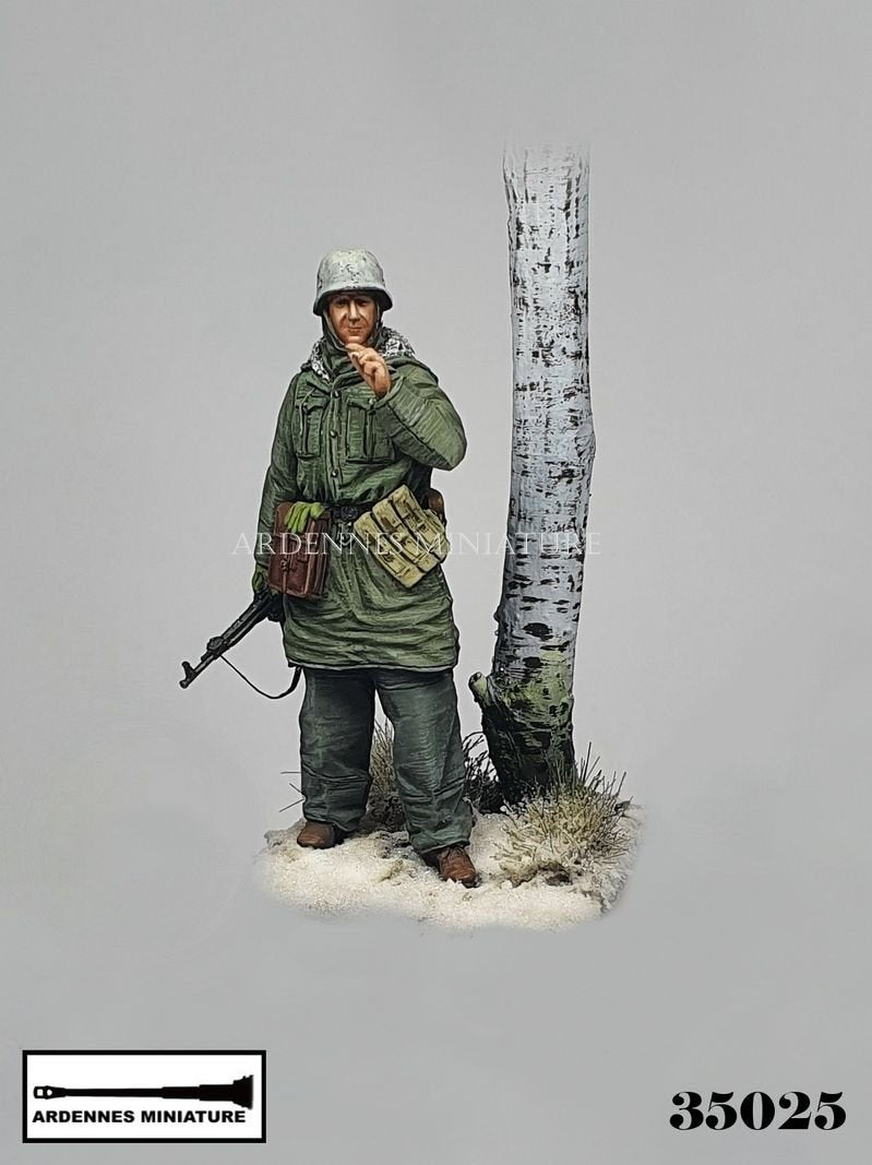 Ardennes Miniature 35025 GERMAN SOLDIER 1944-1945 1/35 – immagine 2