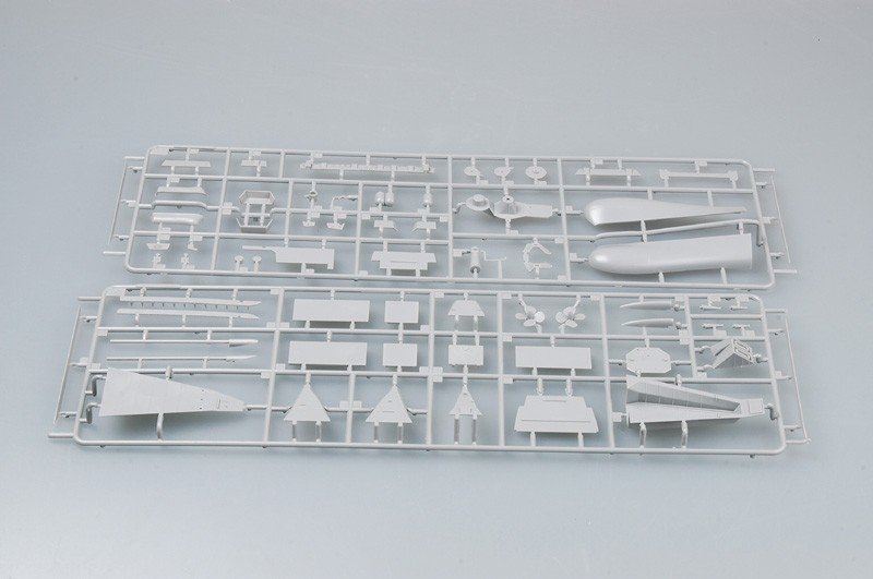 Trumpeter 04522 Russian Cruiser Pyotr Velikiy 1/350 – immagine 4