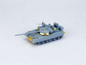 Modelcollect UA72028 T-80UD Main Battle Tank 1/72 – zdjęcie 3