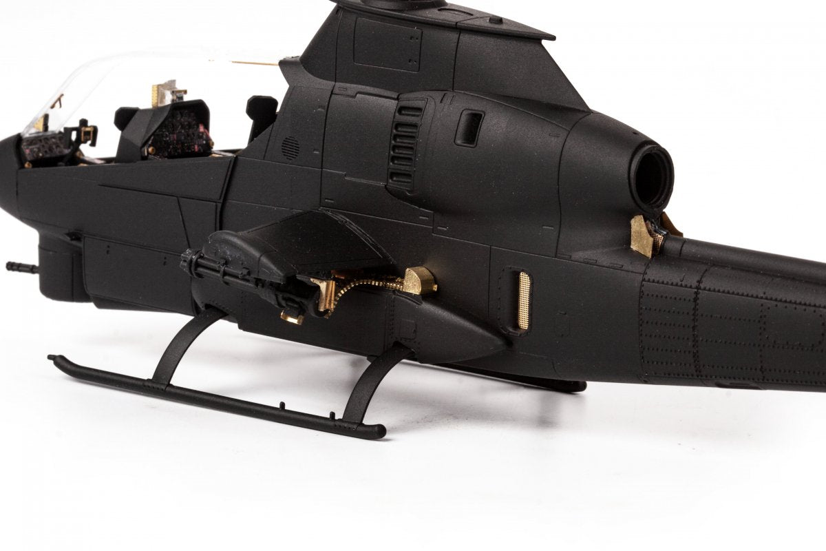 Eduard 491279 AH-1G SPECIAL HOBBY 1/48 – image 8