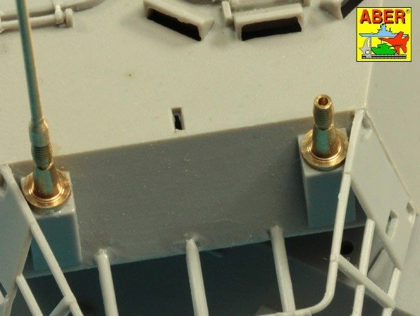 Aber R-44 Zestaw 2 anten VHF pojazdów NATO / Set of 2 NATO antennas with mount bases 1/35 – immagine 10