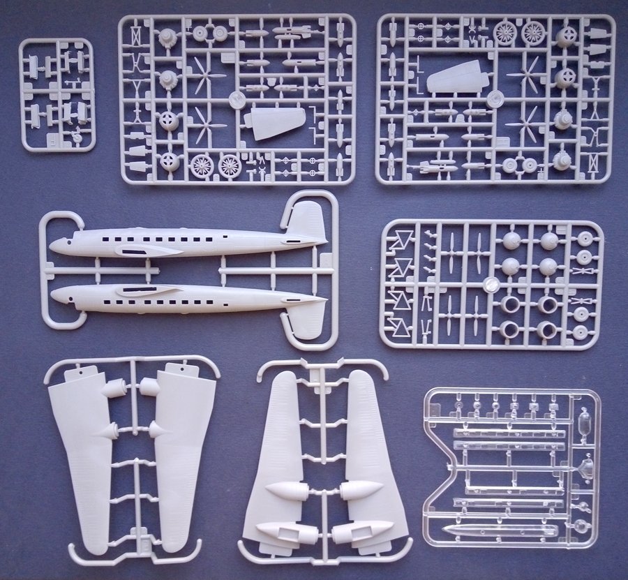 Roden 343 Focke Wulf FW200V3/A-09 Immelman III 1/144 – Bild 4