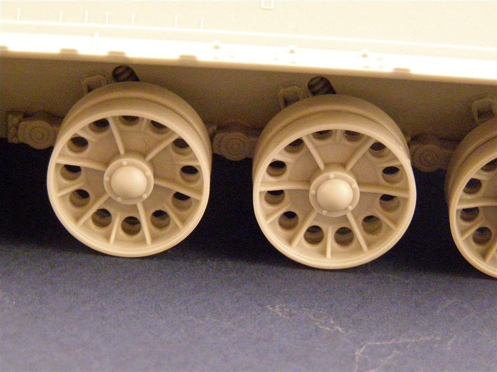 Panzer Art RE35-025 Burnt out “Spider” wheels for T-34 tank 1/35 – Bild 4