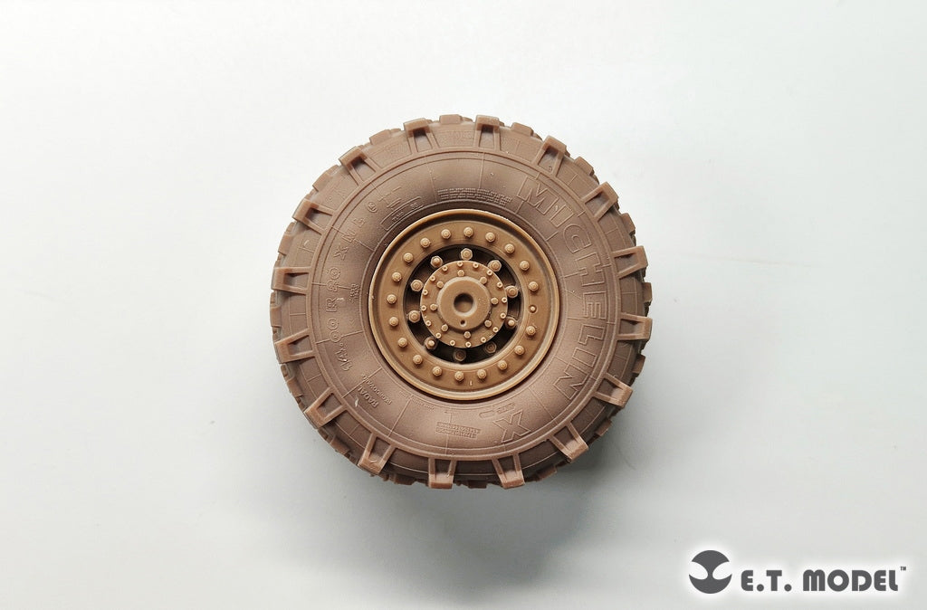 E.T. Model P35-167 Modern French AMX-10RCR Tank Destroyer Sagged wheels 1/35 – imagen 10