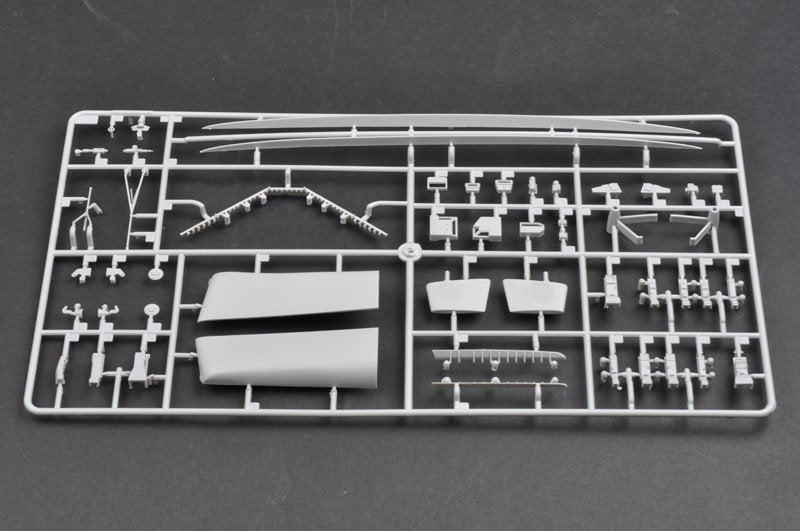 Trumpeter 03702 German Bismarck Battleship 1/200 – image 23