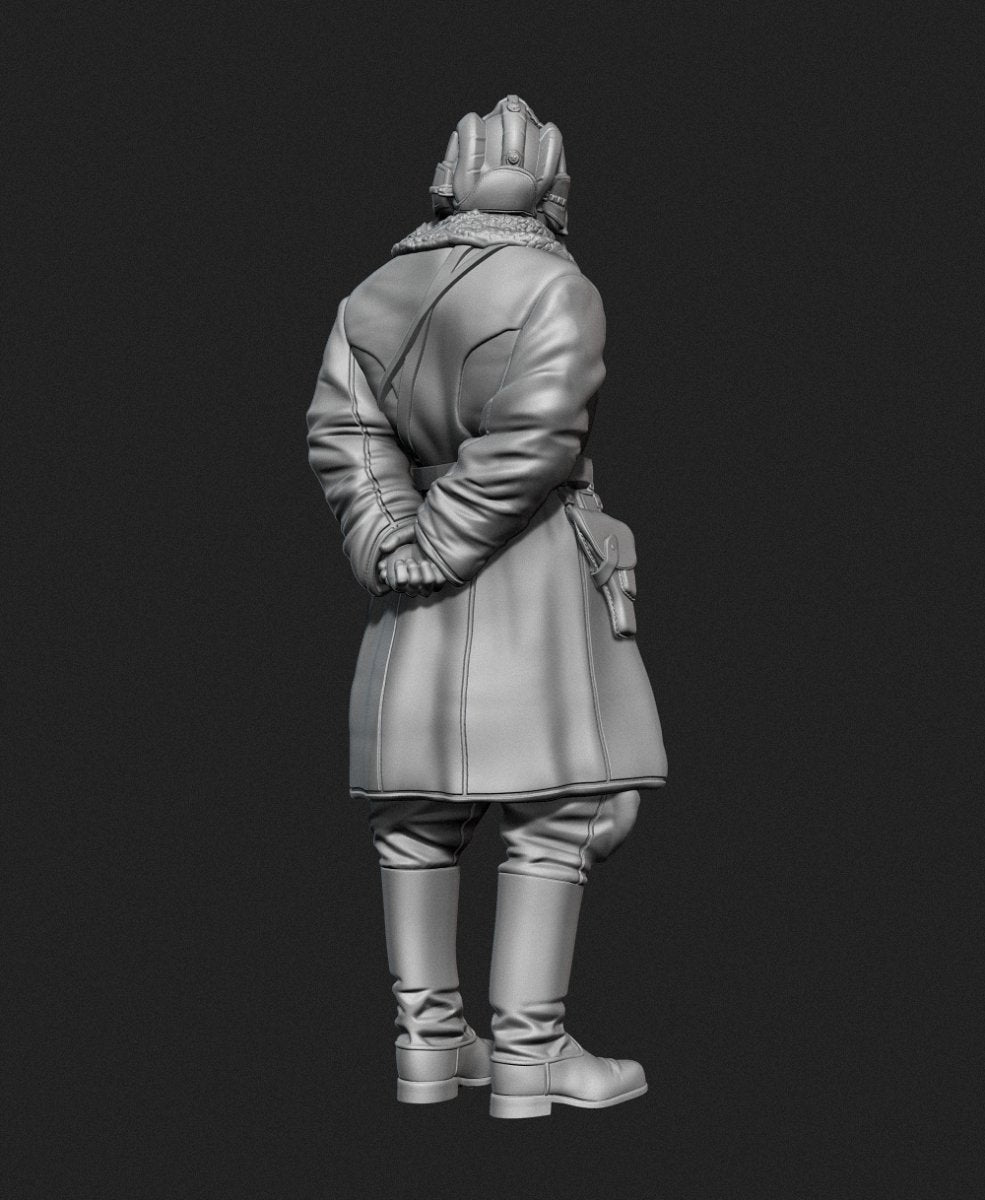 Panzer Art FI35-128 Soviet tank officer in sheepskin coat No.1 1/35 – image 3
