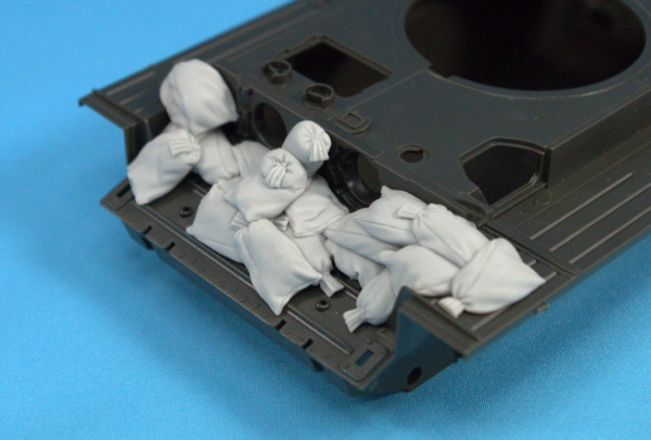 Panzer Art RE35-199 Sand armor for A27 “Cromwell” 1/35 – immagine 3