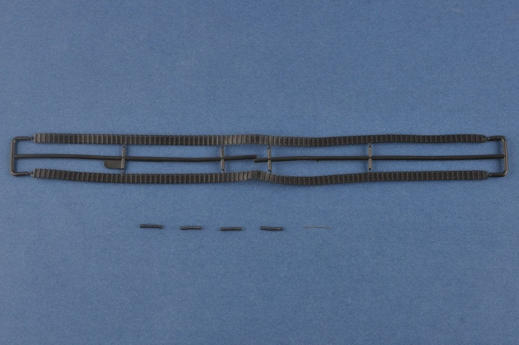 Hobby Boss 82961 German KARL-Geraet 040/041 on Railway Transport Carrier 1/72 – Bild 6