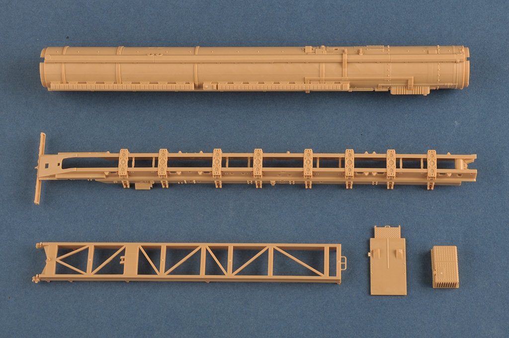 Hobby Boss 82952 15U175 TEL of RS-12M1 Topol-M ICBM complex 1/72 – Bild 12