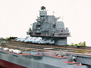 Trumpeter 05606 USSR Admiral Kuznetsov aircraft carrier 1/350 – Bild 9