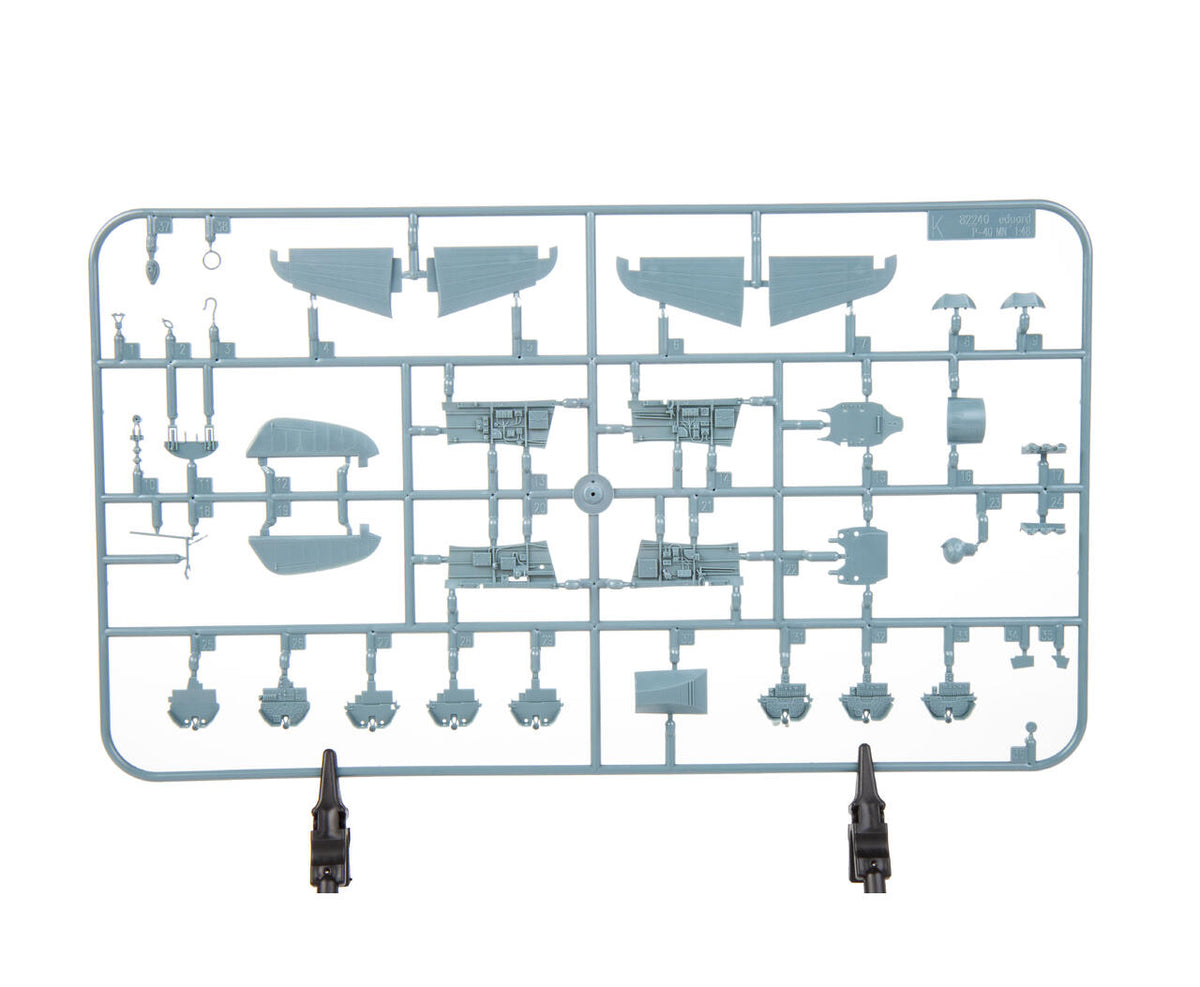 Eduard 11200 Sharks and Stallions DUAL COMBO P-40 N and P-51 B/C 1/48 – Bild 15