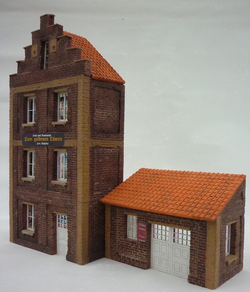 RT-Diorama 35248 European Housefront 1/35 – imagen 9