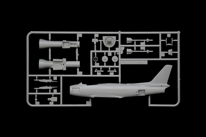 Italeri 1426 F-86F Sabre 1/72 – image 10