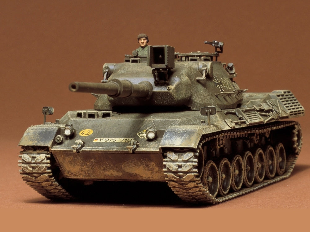 Tamiya 35064 West German Leopard Medium Tank 1/35