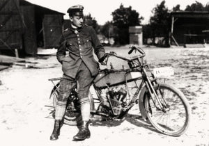 Copper State Models F35-055 Werner Voss posing with a motorcycle ( Motorcycle not included) 1/35 – zdjęcie 3