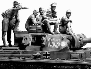 Master Box 3561 Rommel and German Tank Crew (DAK, 1941-1943) 1/35 – imagen 7