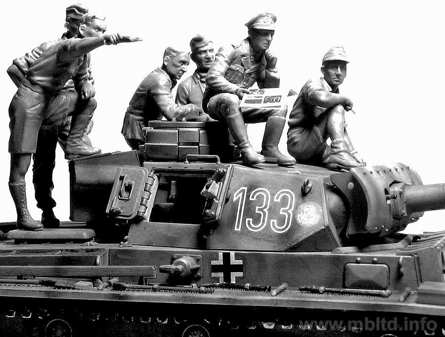 Master Box 3561 Rommel and German Tank Crew (DAK, 1941-1943) 1/35 – imagen 7