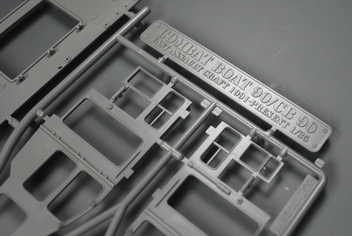 Tiger Model 6290 Sweden CB90 Fast Assault Craft 1991-present 1/35 – zdjęcie 8