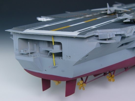 Trumpeter 05605 US CVN-68 Nimitz porte-avions 1975 (1/350) – image 3