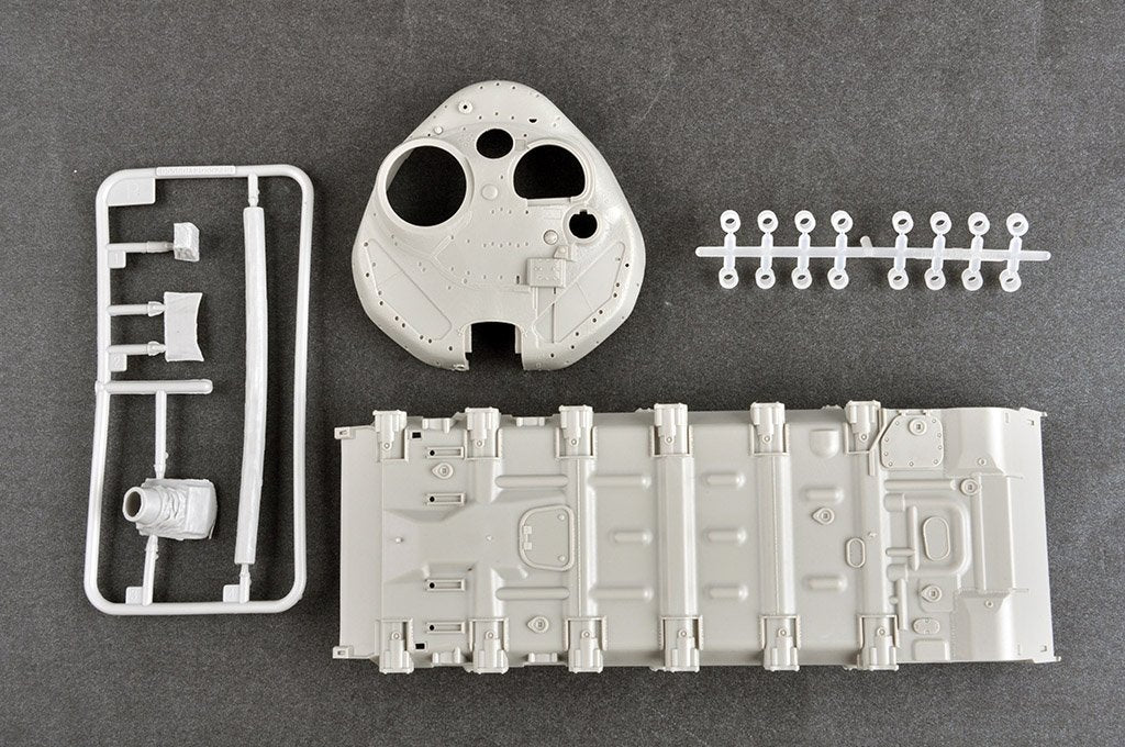 Trumpeter 09610 Russian T-72B3 with 4S24 Soft Case ERA &amp;amp; Grating Armour 1/35 – Bild 6