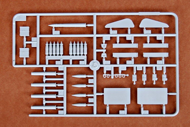 Trumpeter 00350 German 12.8cm Selbstfahrlafette L/6 Sturer Emil 1/35 – immagine 7