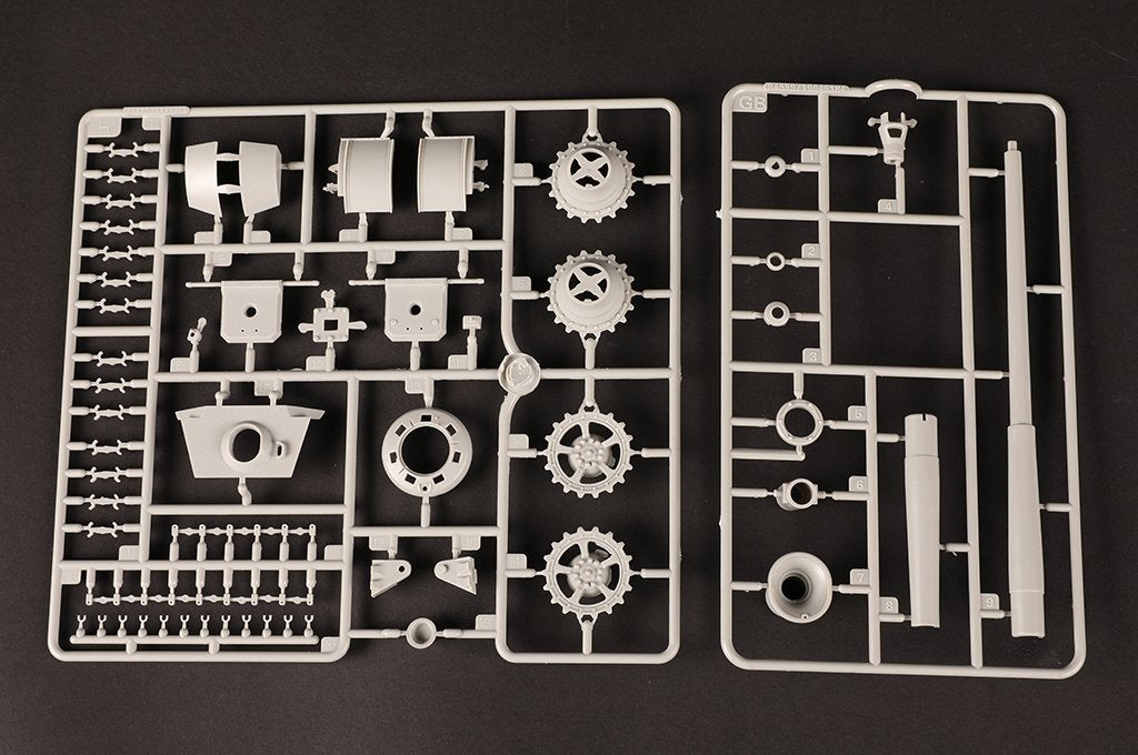 Hobby Boss 84559 Pz.Kpfw.VI Sd.Kfz.182 Tiger II (Henschel 105mm) 1/35 – image 13