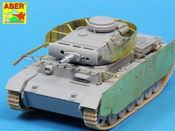 Aber 72A09 Osłony boczne do PzKpfw III / Side skirts for PzKpfw III 1/72 – Bild 3