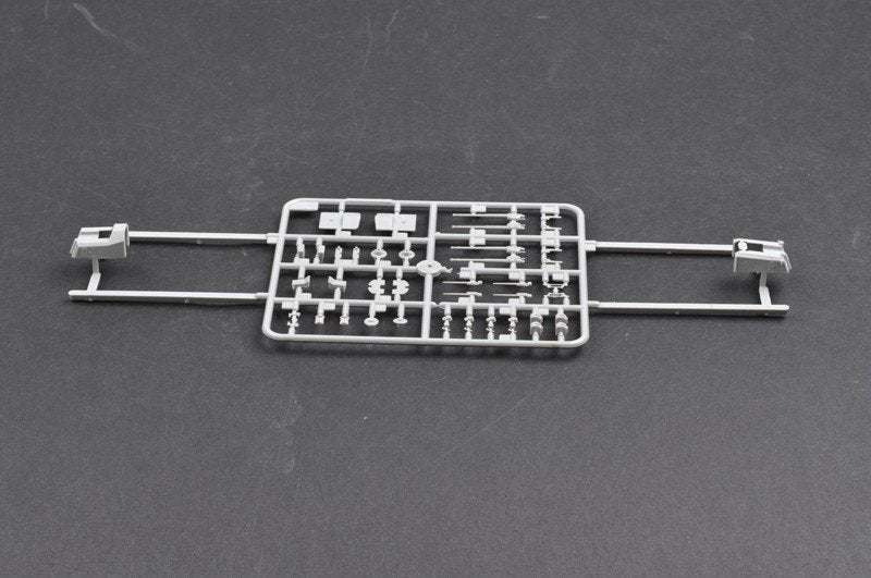Trumpeter 03702 German Bismarck Battleship 1/200 – image 31