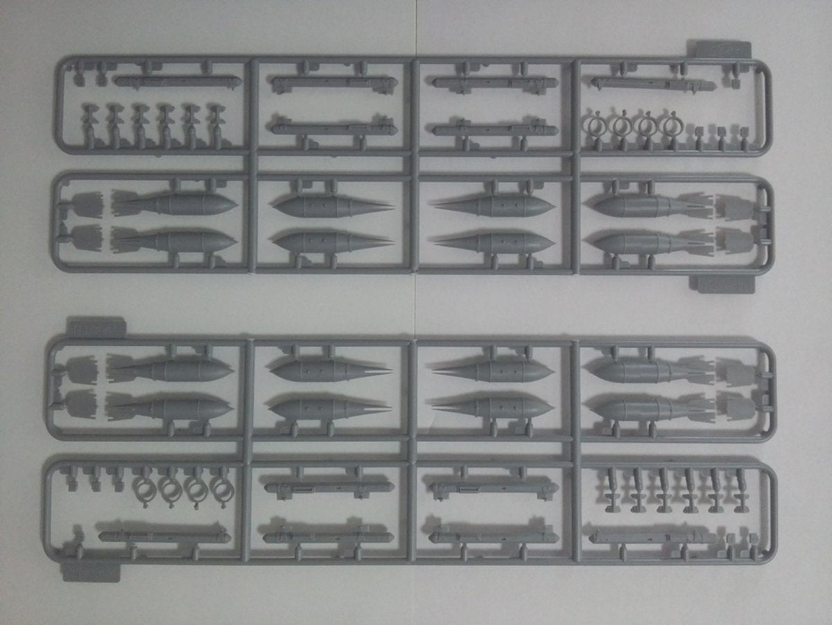 ICM 48902 MiG-25 RB, Soviet Reconnaissance Plane 1/48 – image 7