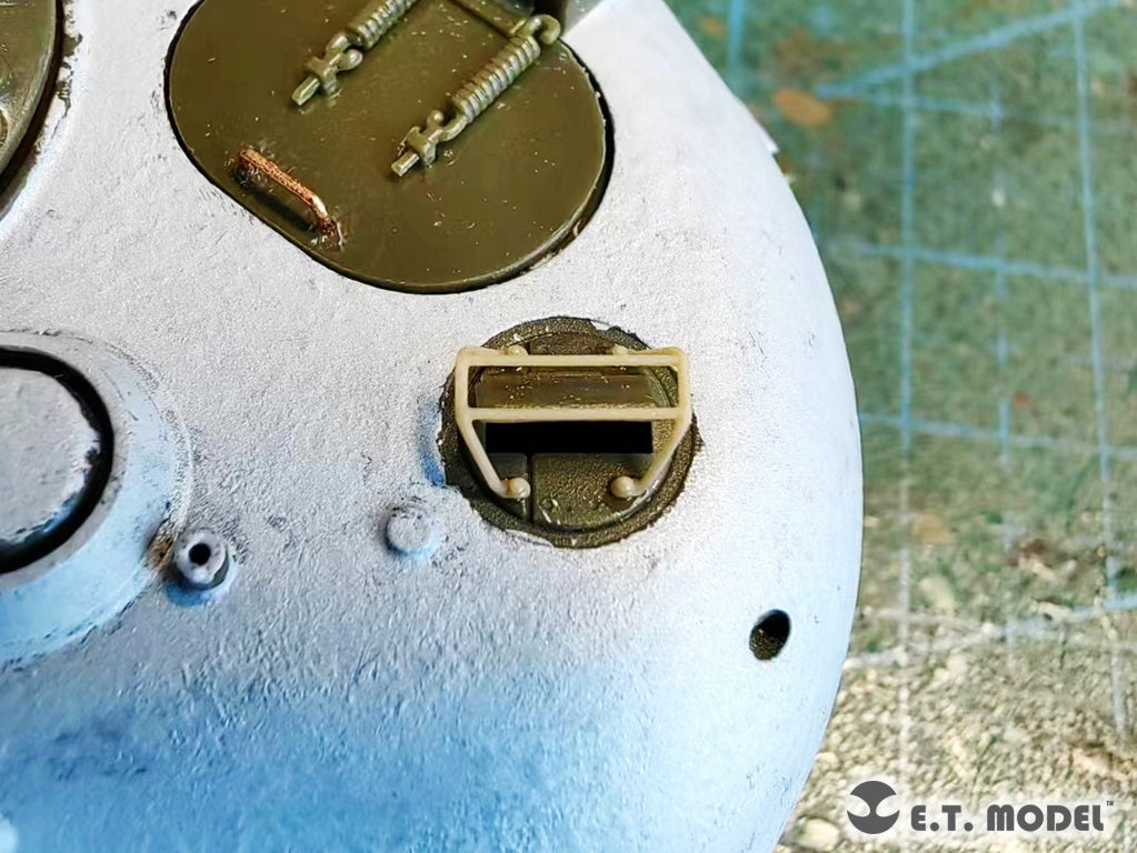 E.T. Model P35-260 Lights Set with Guards for U.S.Army M4 Sherman 1/35 – Bild 12
