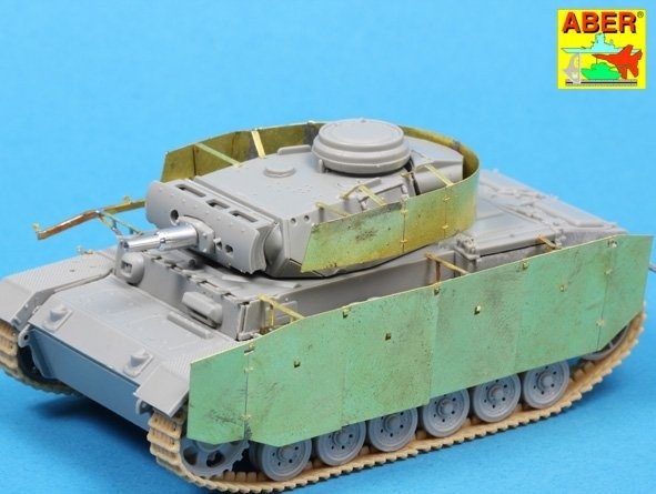 Aber 72A09 Osłony boczne do PzKpfw III / Side skirts for PzKpfw III 1/72 – Bild 2