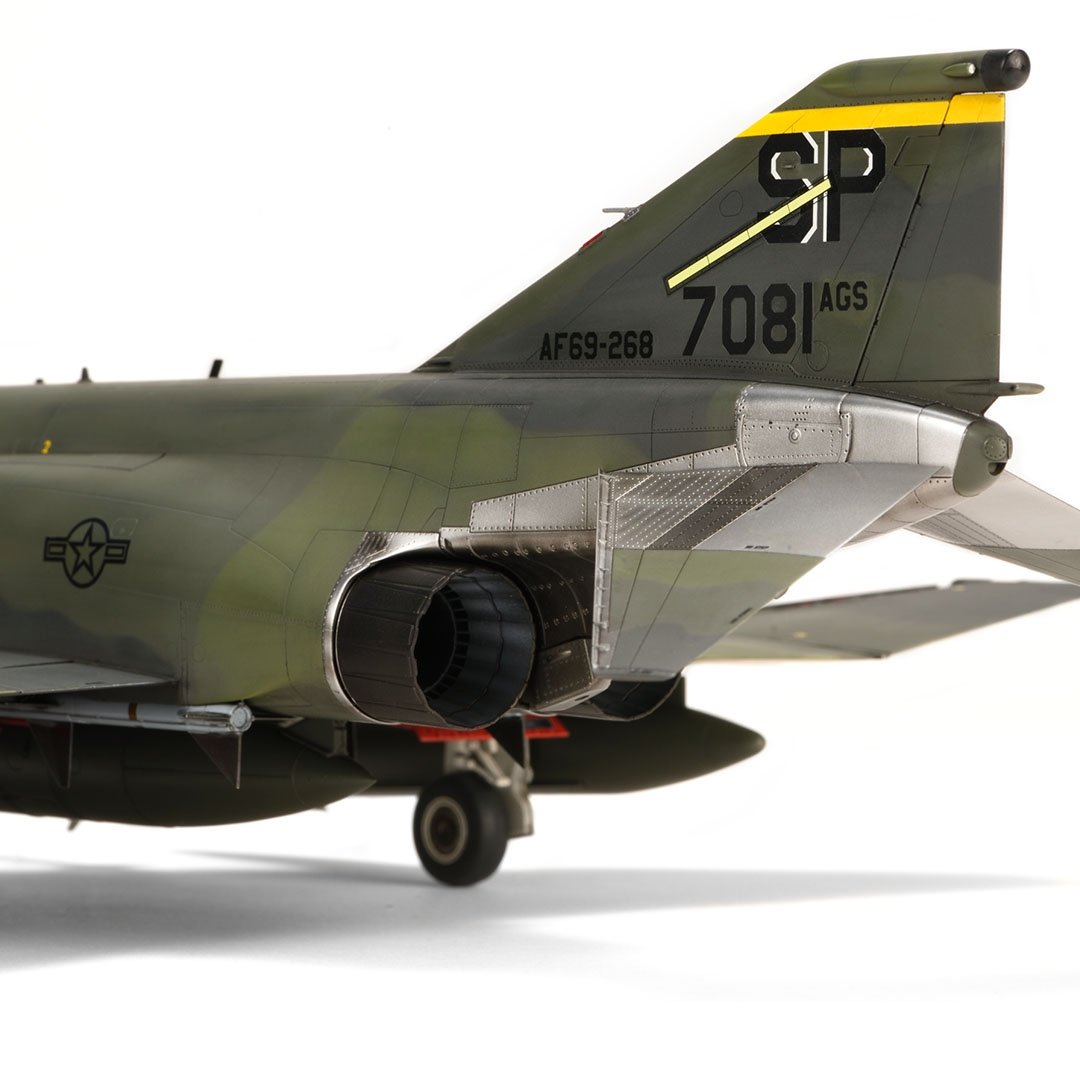Zoukei-Mura SWS4814 F-4EG Phantom II WILD WEASEL V 1/48 – immagine 6