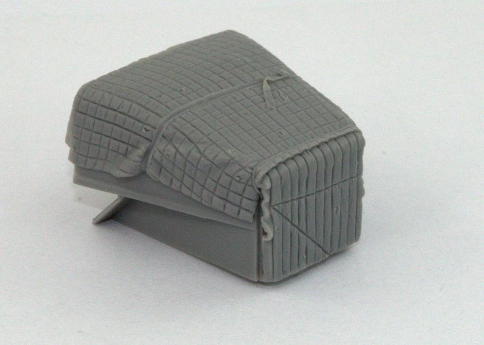 Panzer Art RE35-252 Studebacker engine deck with winter canvas 1/35 – Bild 4