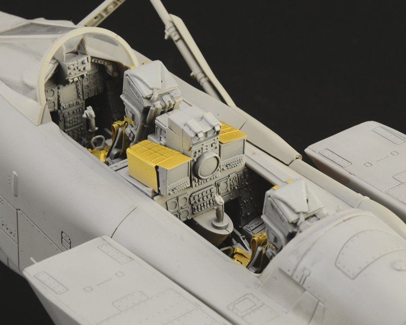 Italeri 2513 TORNADE GR. 4 1/32  – image 4