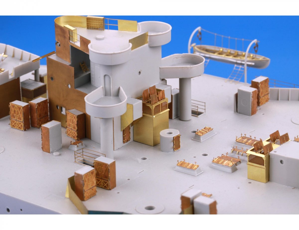 Eduard 53194 HMS Hood partie 6 superstructure TRUMPETER 1/200 – image 4